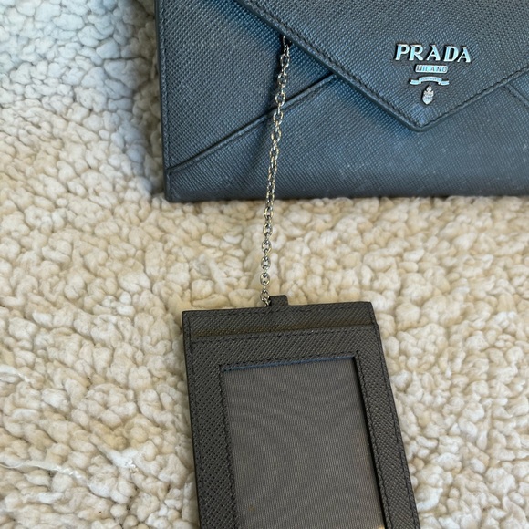 Authentic PRADA Envelope wallet in Saffiano leather - Picture 10 of 16